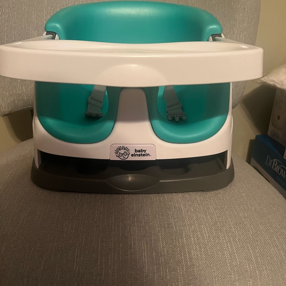 Baby sit up chair